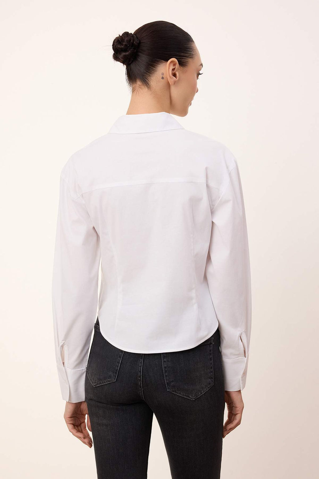 Trendyolmilla Wardrobe Essentials  Beyaz Cep Detayl? Vucuda Oturan Gomlek | TWOSS26GO00019  фото 5