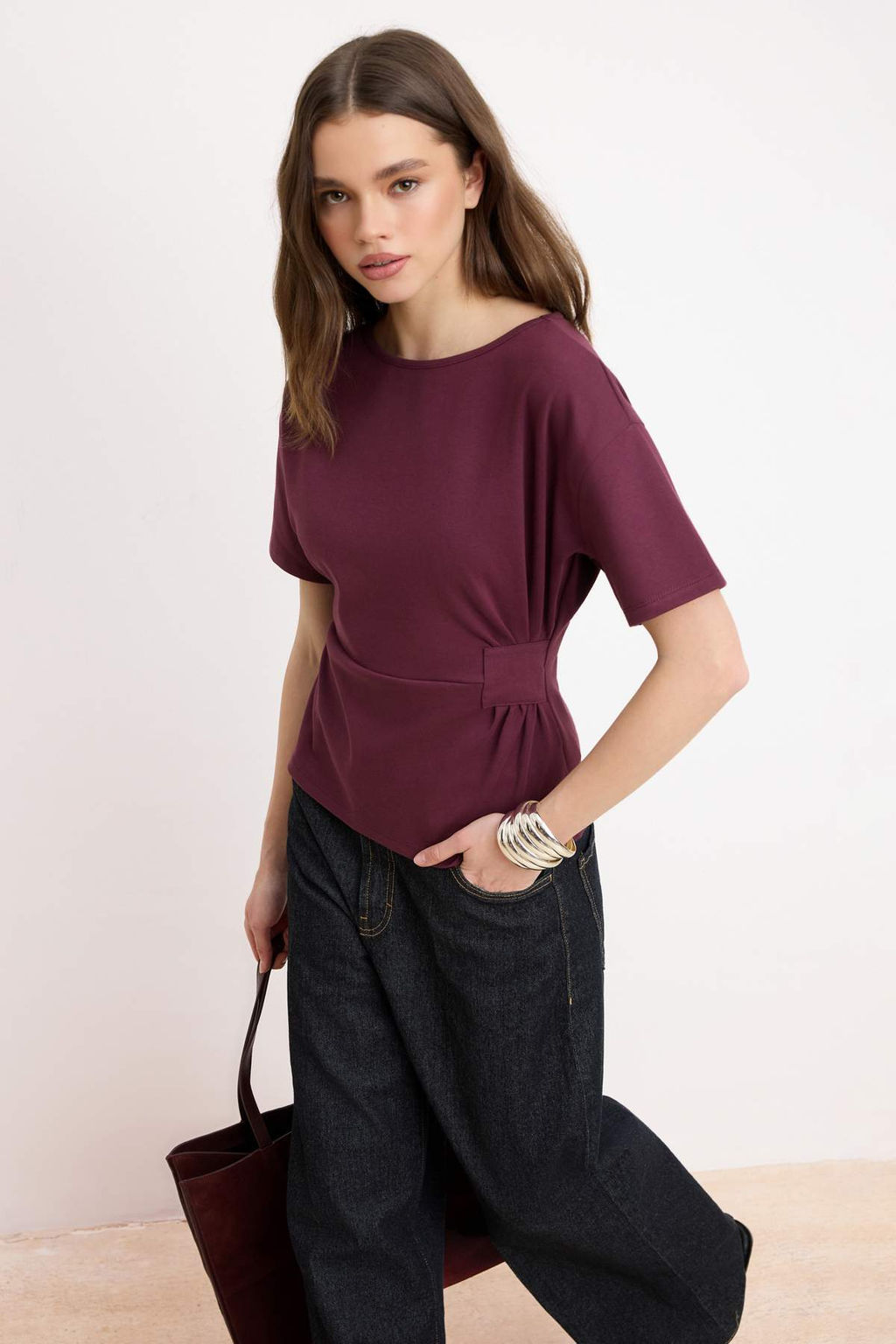 Ekru Fitted/Vucuda Oturan Kay?k Yaka Dusuk Kol K?sa Kollu Interlok Orme Bluz TWOSS26BZ00193 - Trendyolmilla фото 11