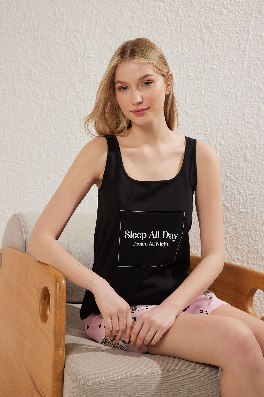 Trendyolmilla Siyah %100 Pamuklu Hayvan Desenli Sloganl? Sortlu Orme Pijama Tak?m? THMSS25PT00171 фото 2