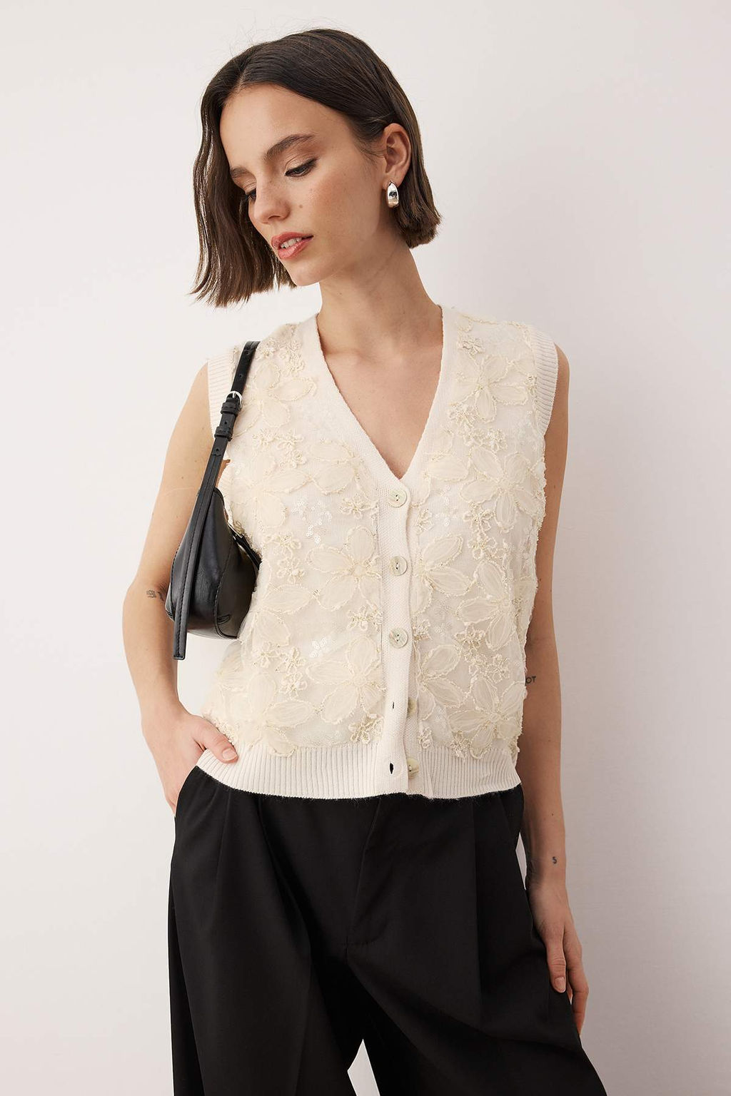 Ekru Dantel Detayl? V Yaka Triko Yelek TWOSS25YE00116