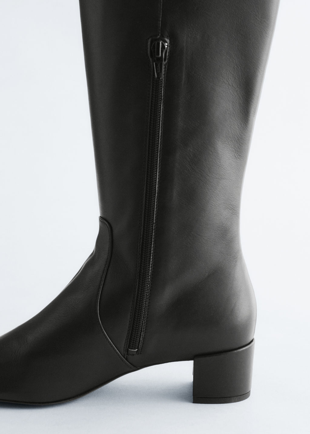Botas de piel hasta la rodilla con tac?n