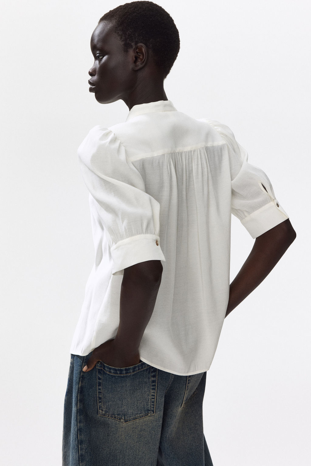 Blusa con mangas abullonadas - H&m фото 6