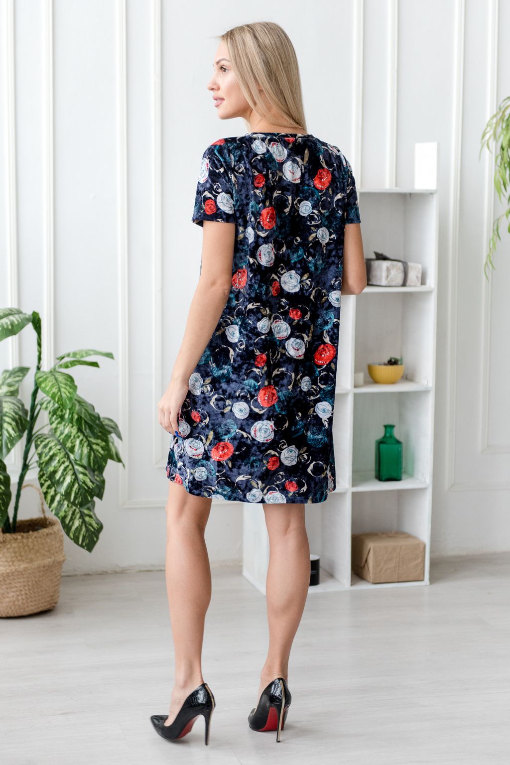 Платье женское из велюра с коротким рукавом Карина - Амадэль фото 5