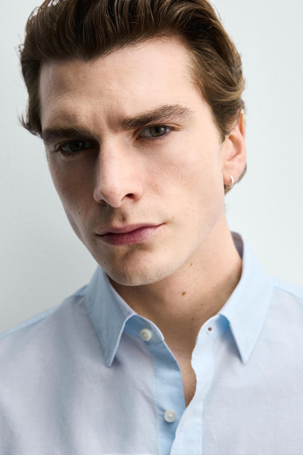 CAMISA REGULAR FIT  ALGOD?N - LINO / Celeste - Zara фото 4