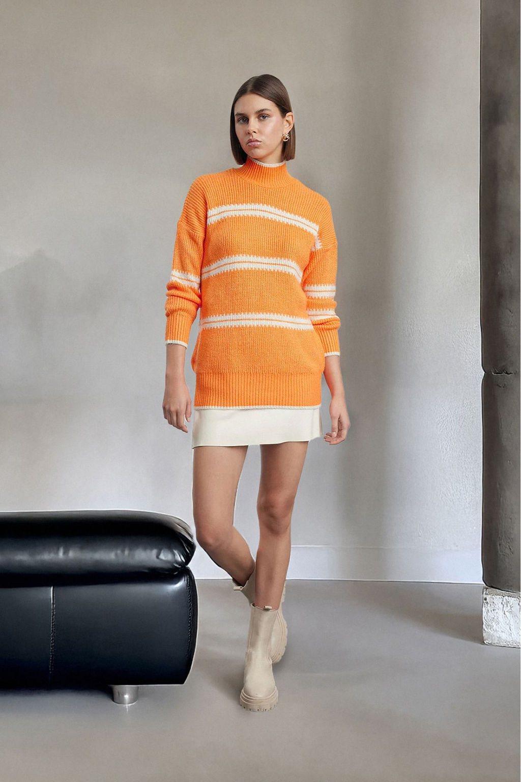 Turuncu Yumusak Dokulu Genis Kal?p Cizgili Bal?kc? Yaka Triko Kazak TWOAW25KZ00236