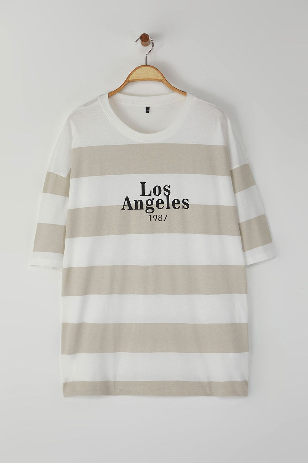 TRENDYOL MAN Buyuk Beden Gri Oversize Cizgili Sehir Bask?l? %100 Pamuklu T-Shirt TMNSS25BF00010 - Trendyolmilla фото 8