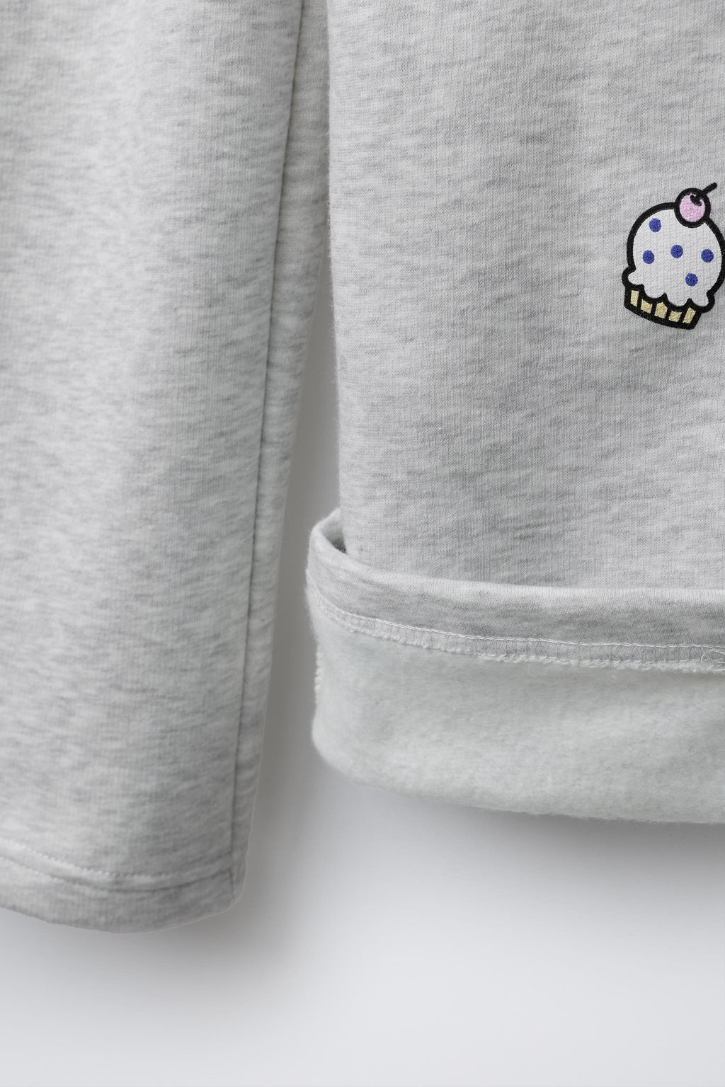 PANTAL?N FELPA WIDE LEG CINNAMOROLL SANRIO / Gris vigor?