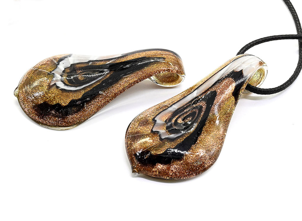 Подвеска из стекла цветного Лист 32*60мм цв.черный