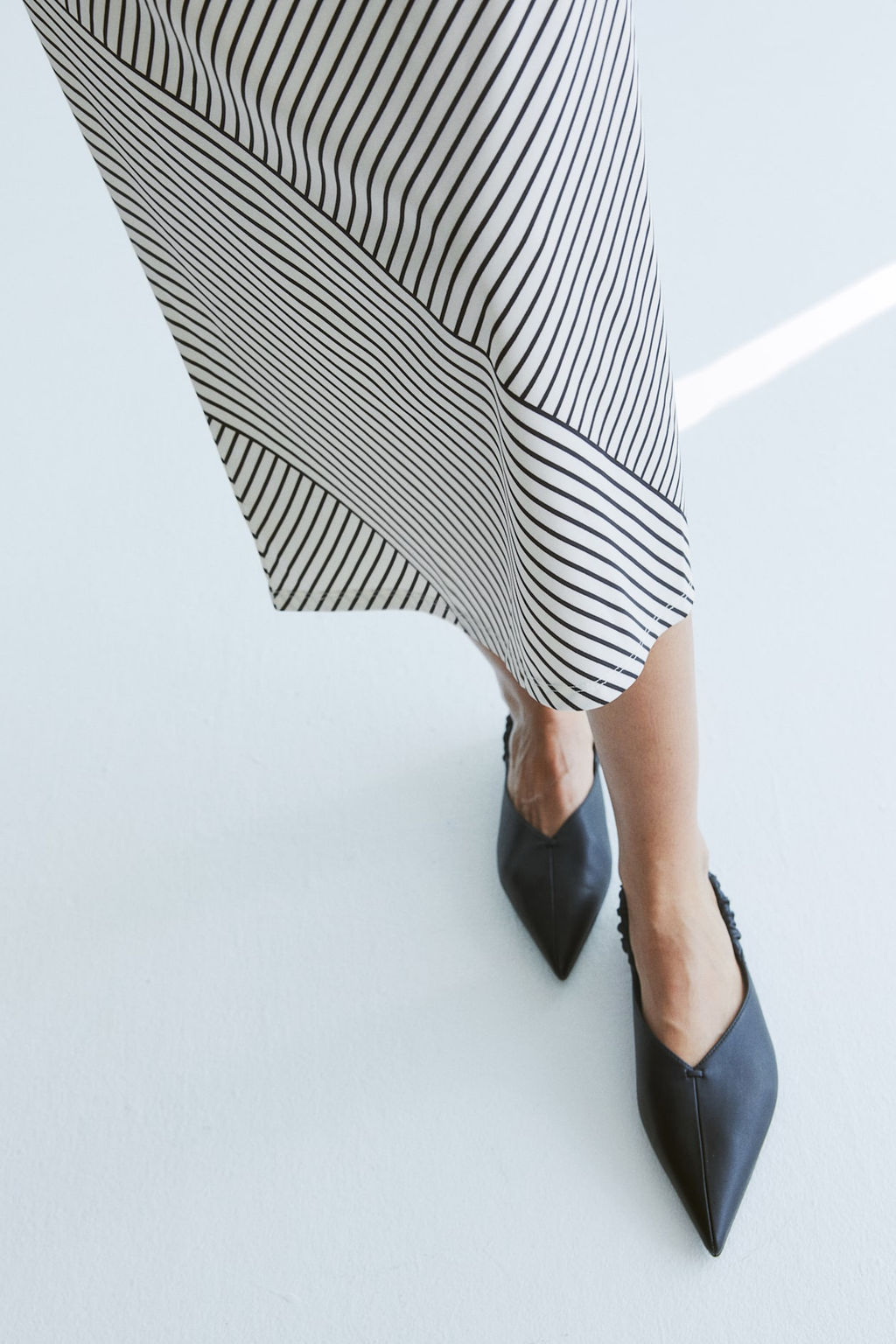 Vestido midi con tirantes de lazo - H&m фото 3