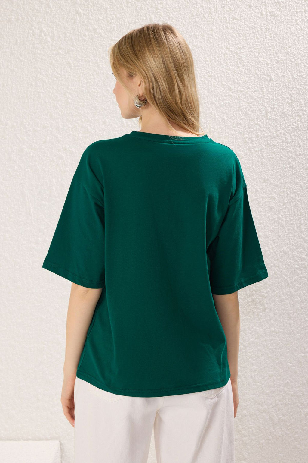 TRENDYOLMILLA Zumrut Yesili Slogan Nak?sl? Relaxed/Genis Rahat Kesim Bisiklet Yaka T-Shirt TWOSS21TS0481 фото 4