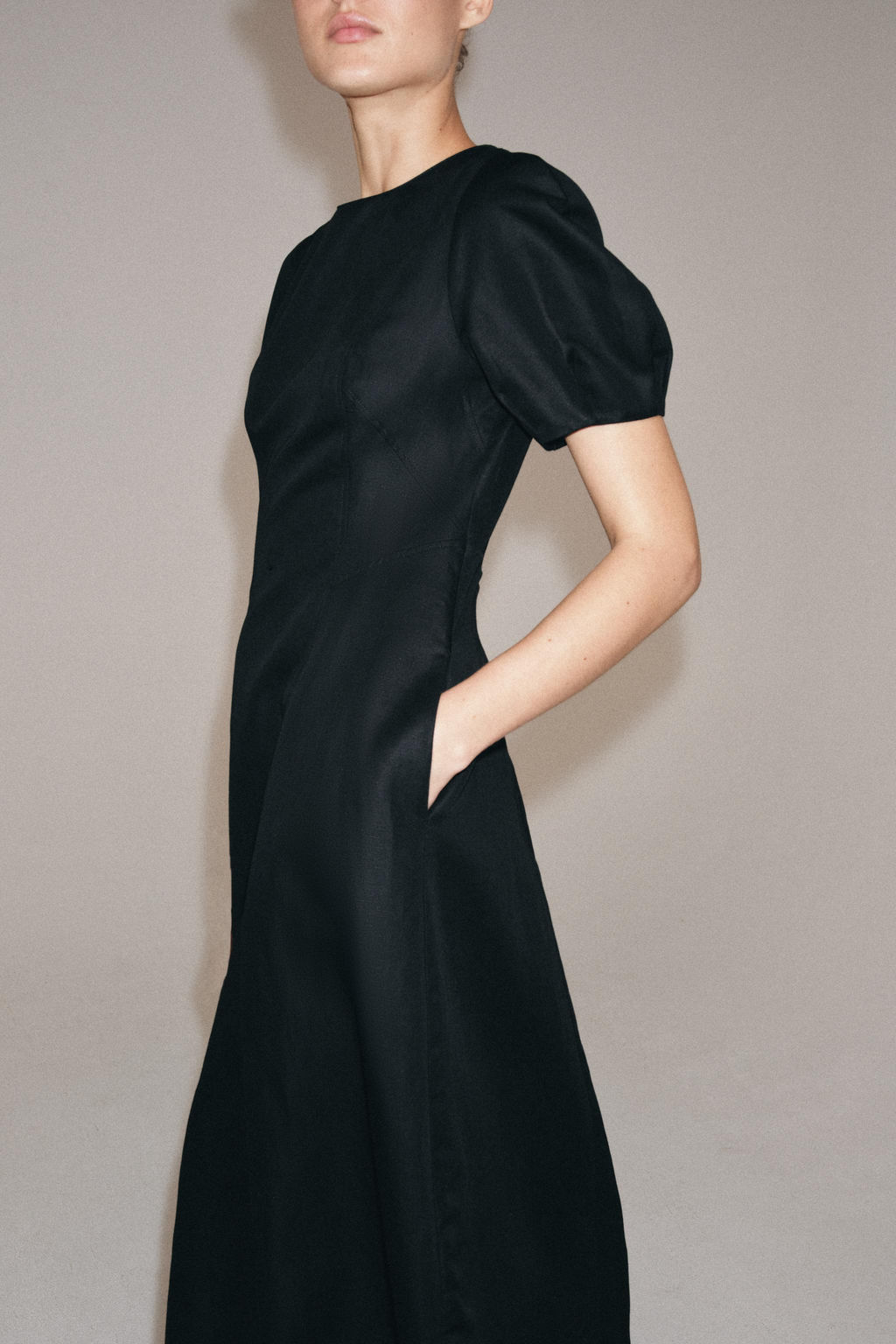 VESTIDO MIDI CON LINO ZW COLLECTION / Negro - Zara фото 2