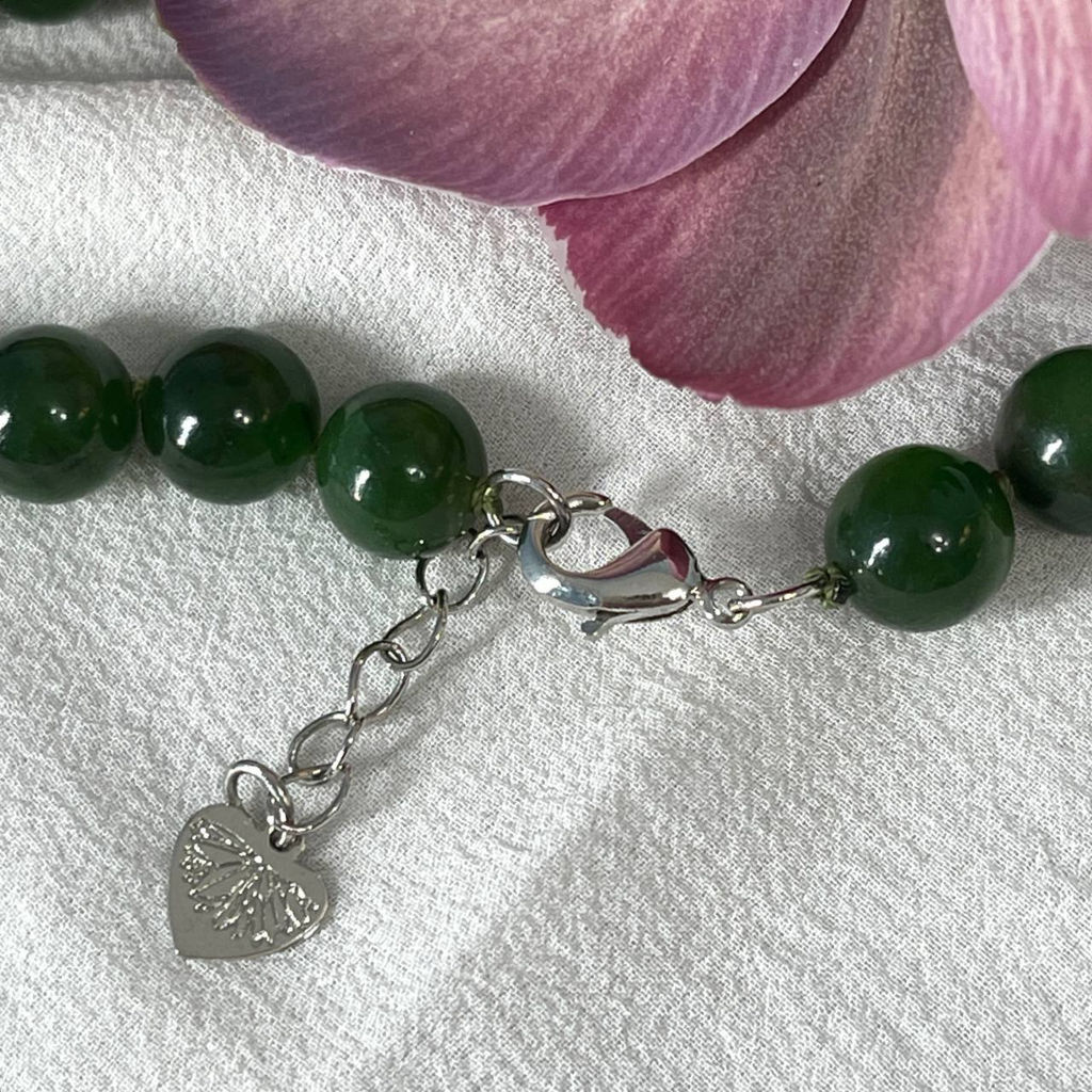 Бусы из Нефрита