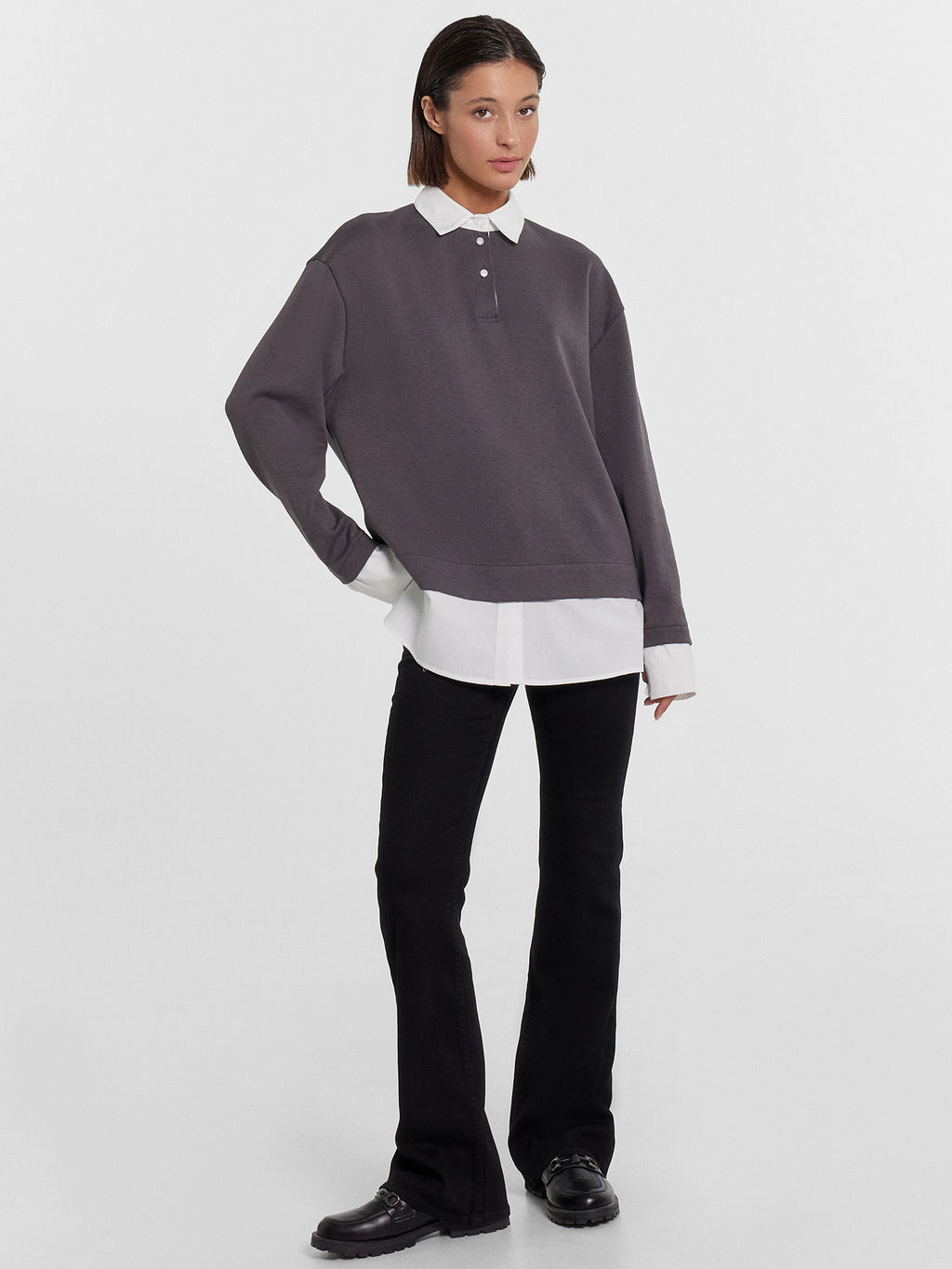 Джемпер женский в сером цвете