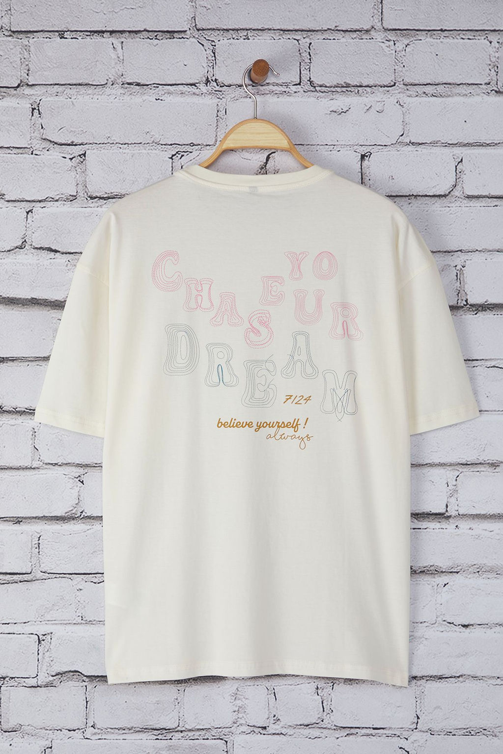 TRENDYOL MAN Ekru Oversize/Genis Kesim Nak?s S?rt Bask?l? Bisiklet Yaka %100 Pamuk T-Shirt TMNSS25TS00169 - Trendyolmilla фото 2