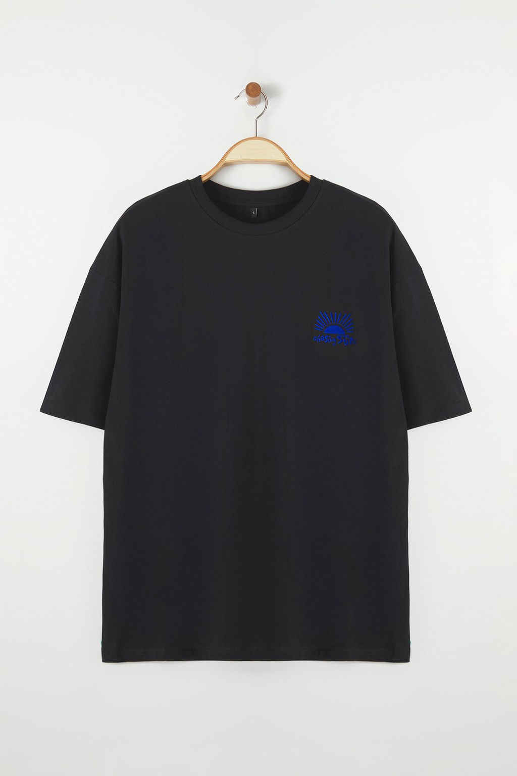 Siyah Oversize/Genis Kesim Bask?l? %100 Pamuklu T-Shirt TMNSS25TS00031