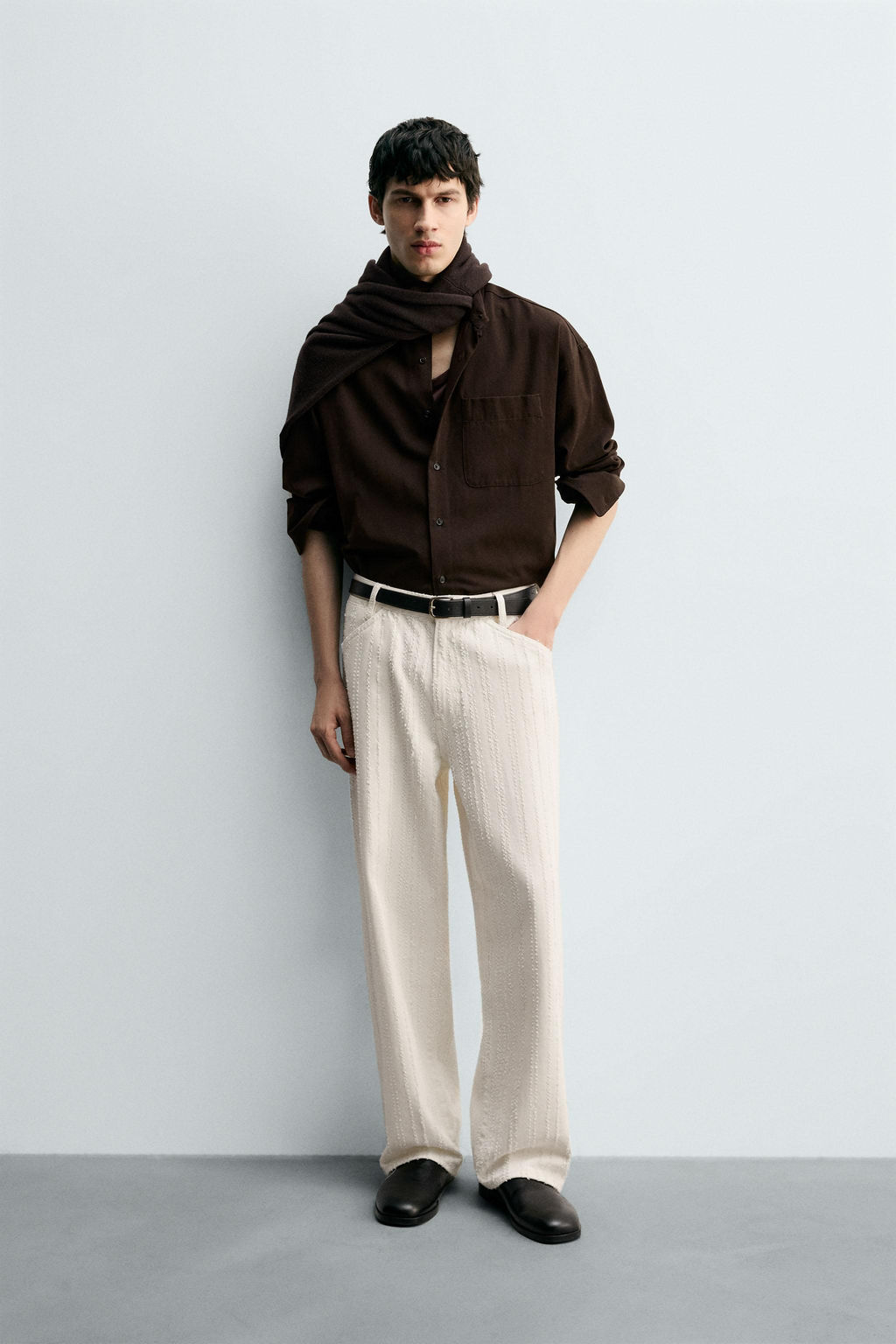 TEXTURED STRIPED JEANS