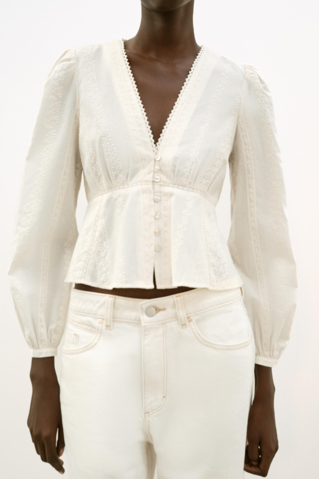 BLUSA ROM?NTICA BORDADOS / Crudo - Zara фото 3