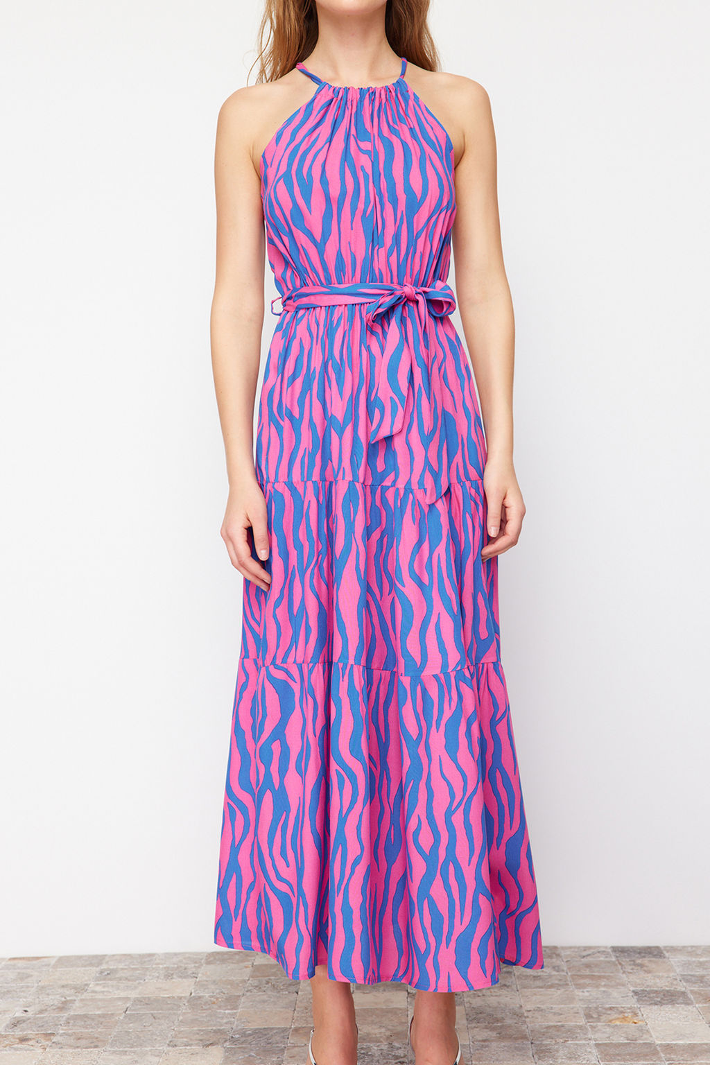 Fusya Animal Shift Boyundan Baglamal? Halter Yaka Shally Maxi Dokuma Elbise TWOSS24EL00872