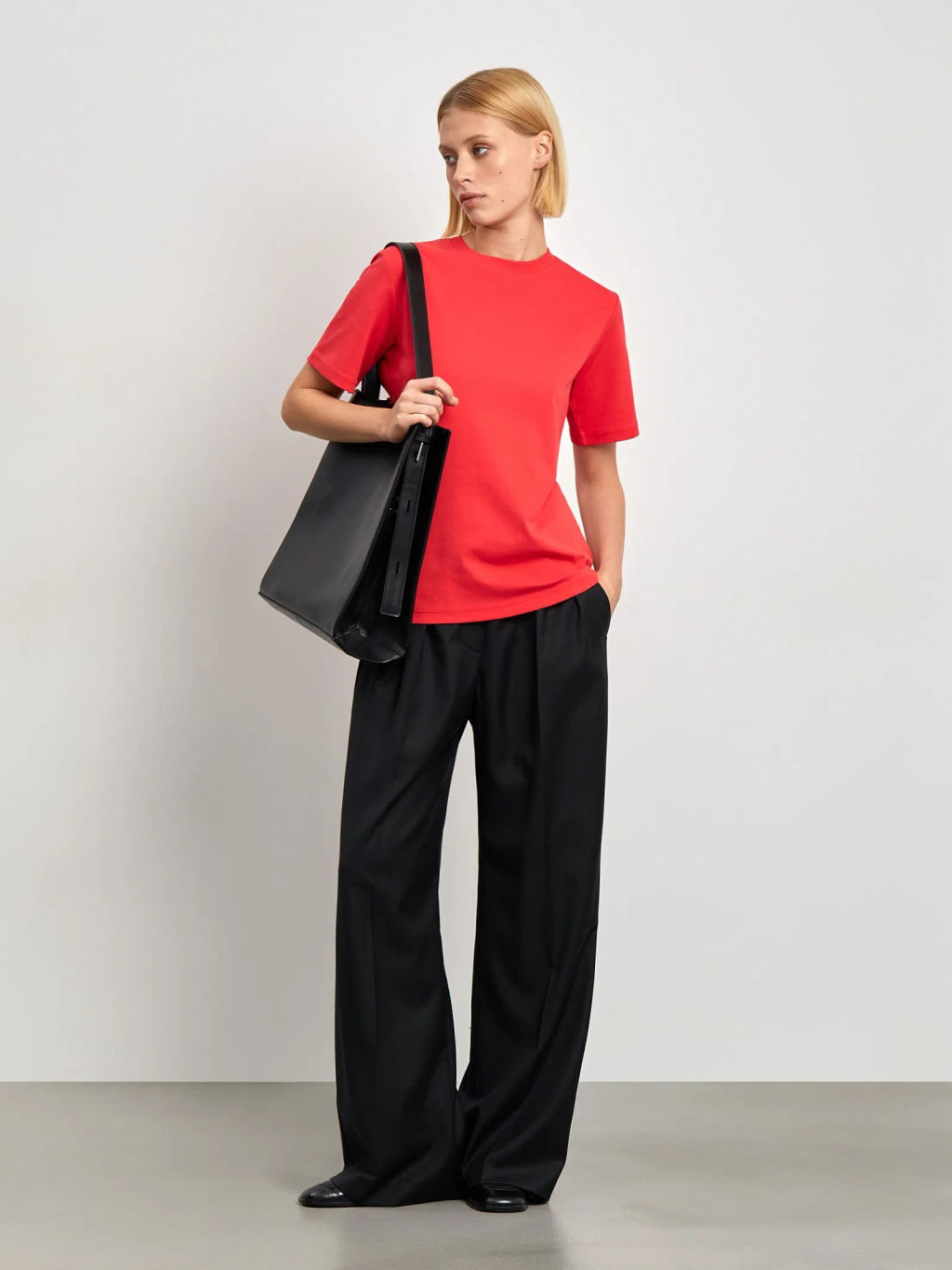 EMKA // Футболка однотонная  фото 3