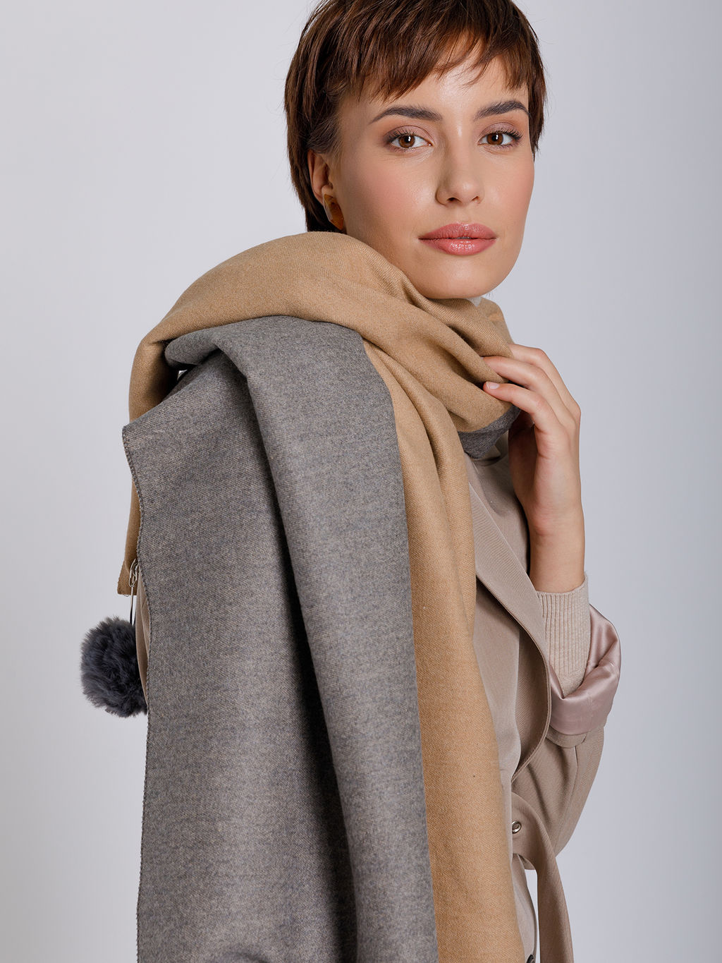 в составе шерсть Большой, мягкий, теплый двусторонний палантин с рисунком в стиле арт-деко. - Tantino фото 7