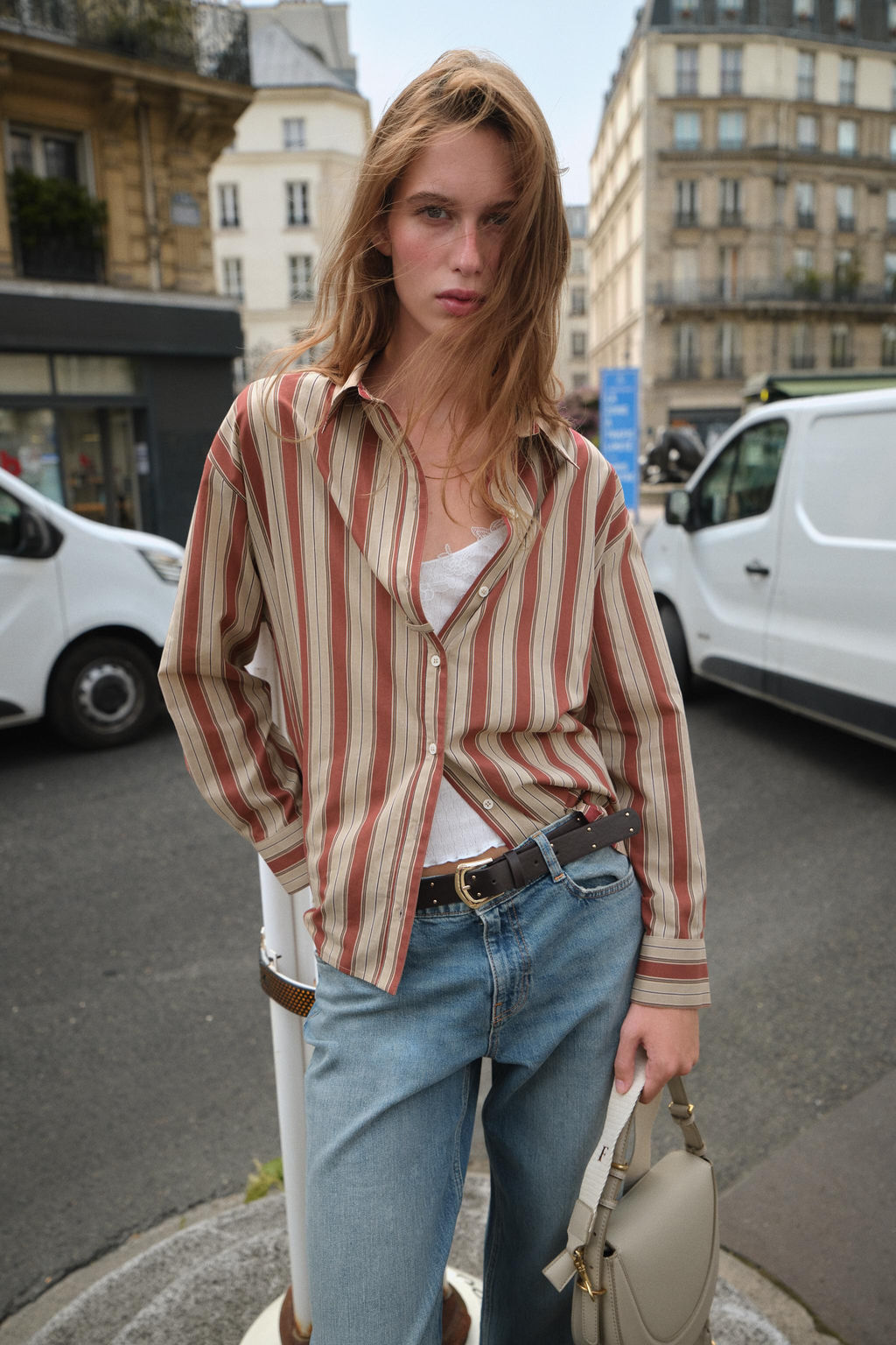 STRIPED SHIRT WITH BACK TAB - Zara фото 2