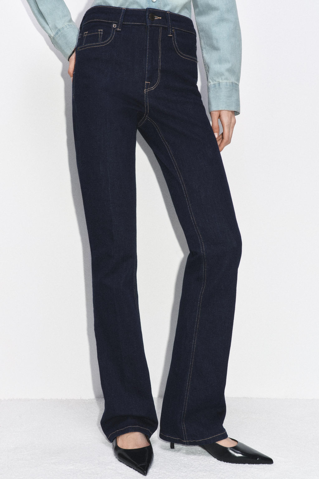 ZW COLLECTION BOOTCUT HIGH-WAIST JEANS - Zara фото 19