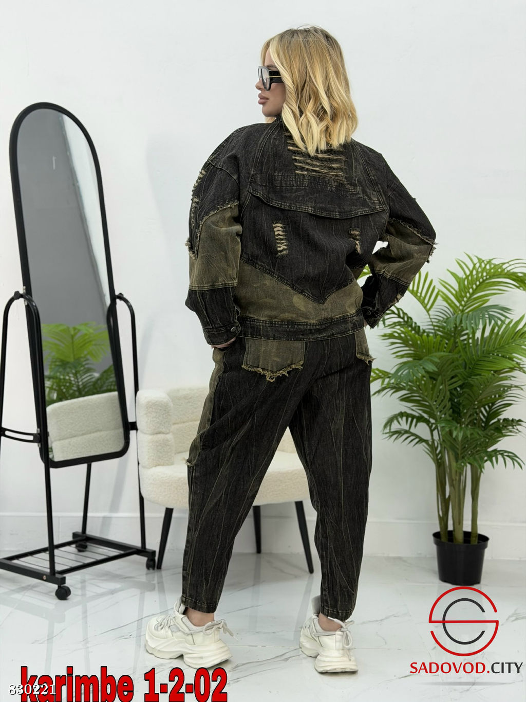 Костюм женский джинсовый