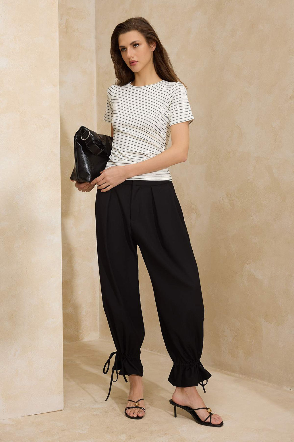 Ekru Cizgili Fitted/Vucuda Oturan K?sa Kollu Buzgulu Premium Yumusak Orme Bluz TWOSS26BZ00109