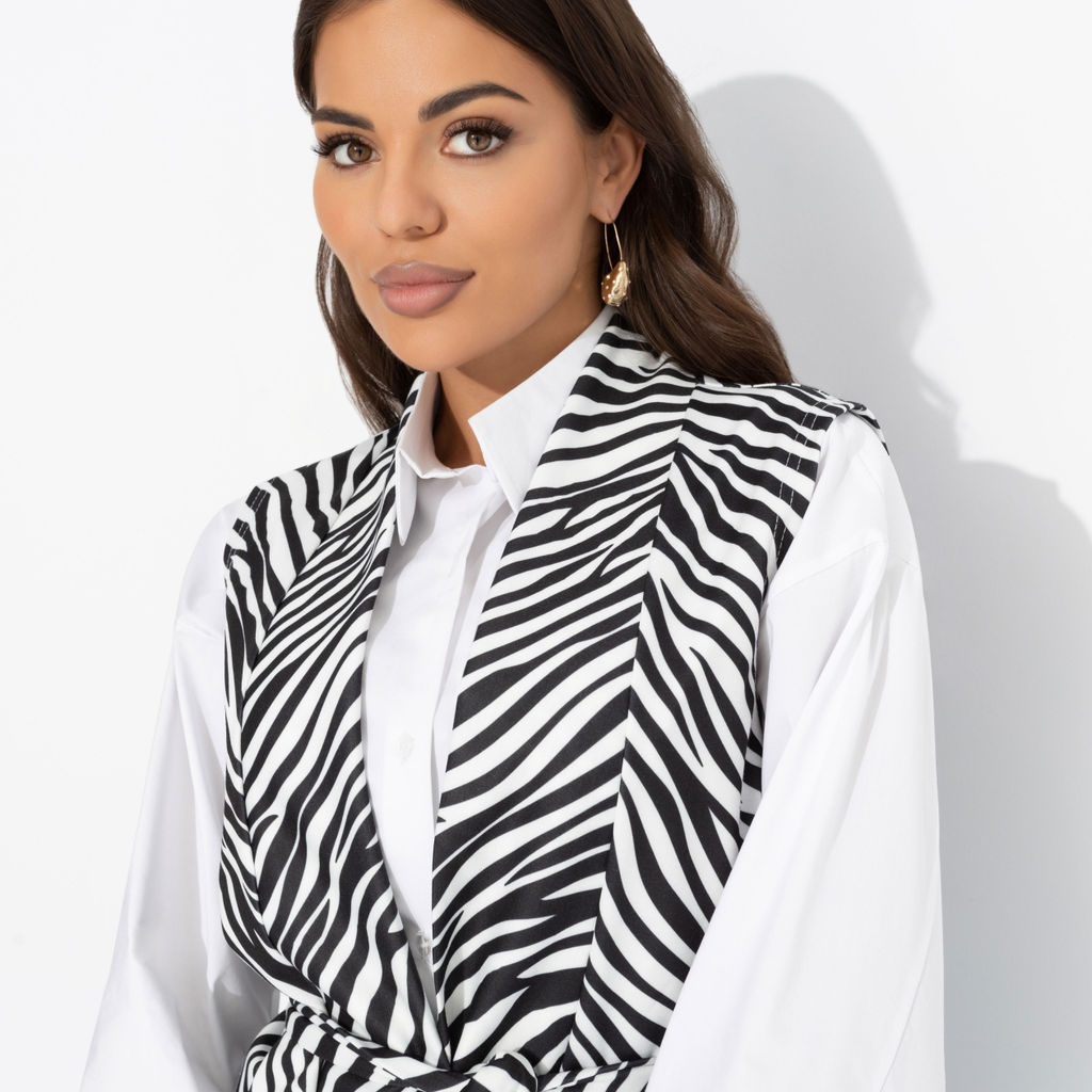 Жилет с поясом, Настроена эффектно (монохром) - Charutti фото 3