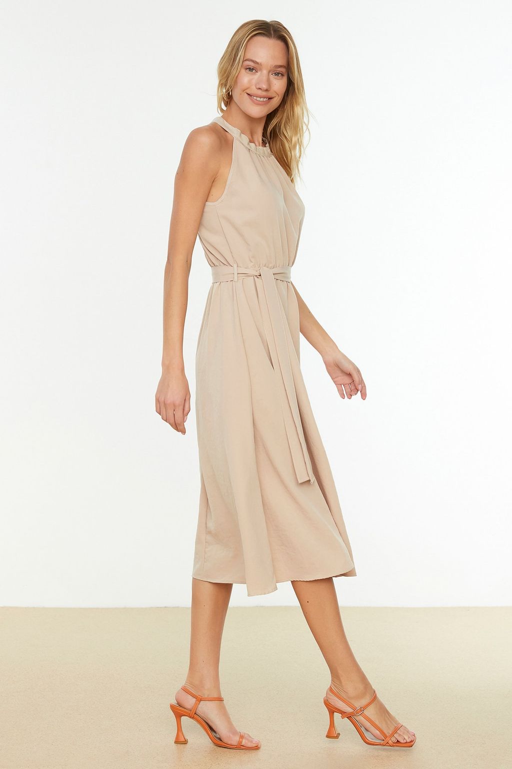 TRENDYOLMILLA Ac?k Kahverengi Kusakl? Duz Beli lastikli Kusakl? Midi Dokuma Elbise TWOSS19EL0155  фото 18