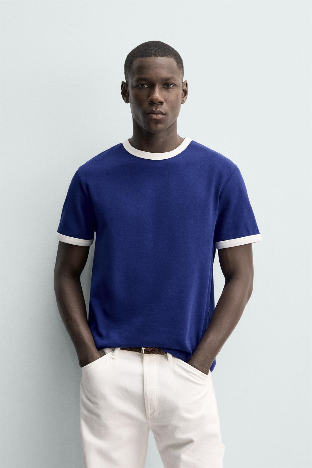 CAMISETA RIB CONTRASTE B?SICA / Azul / Blanco