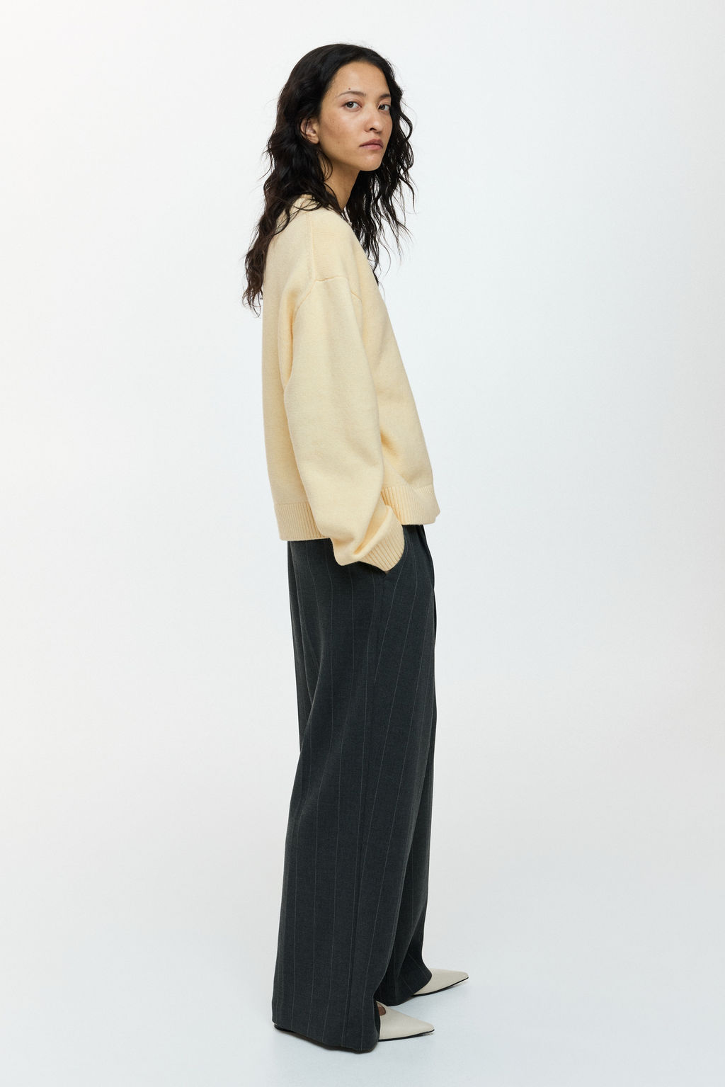 Jersey con escote en V - H&m фото 7