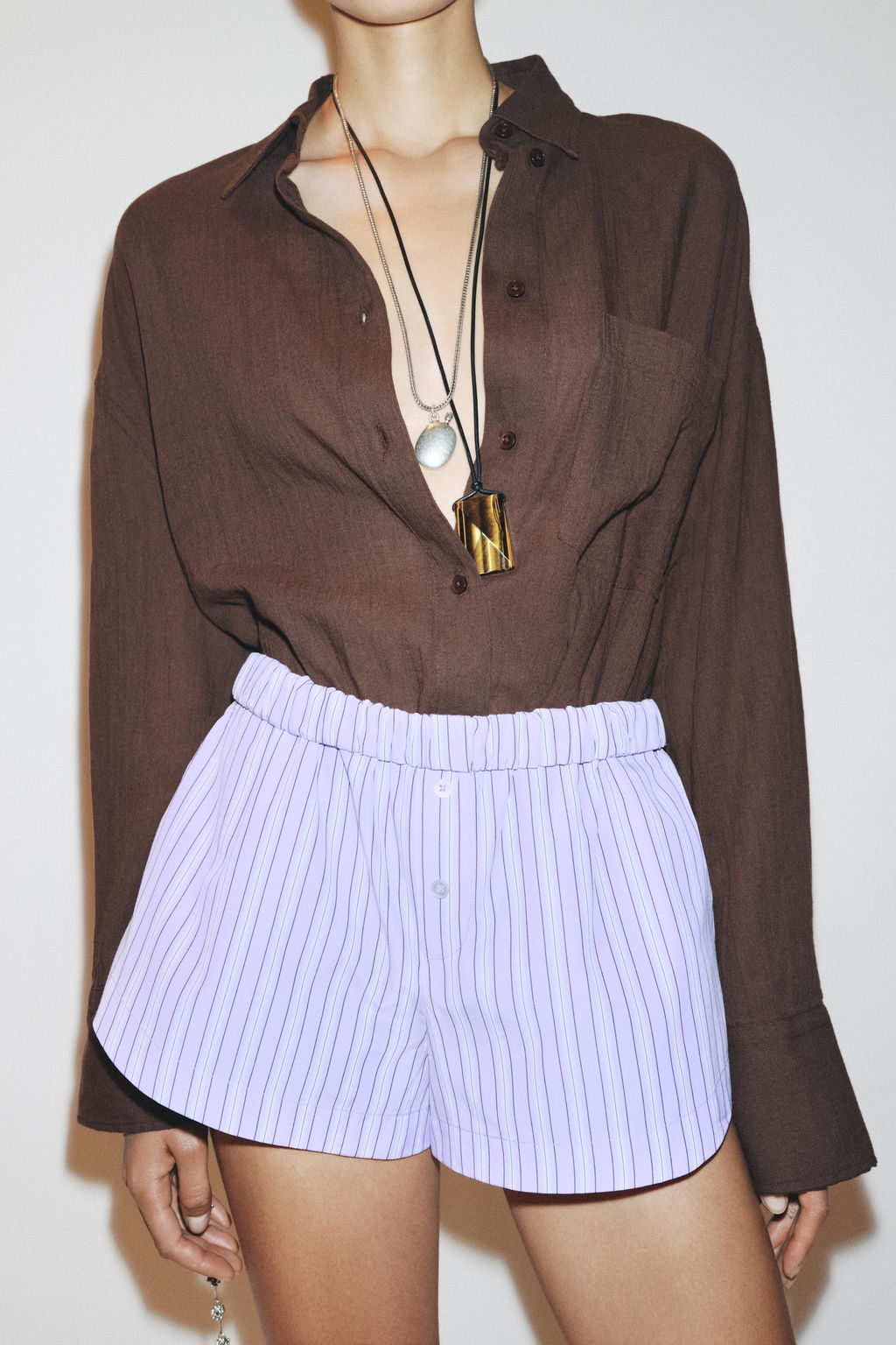 MINI SHORTS WITH TURN-UP WAIST - Zara фото 9