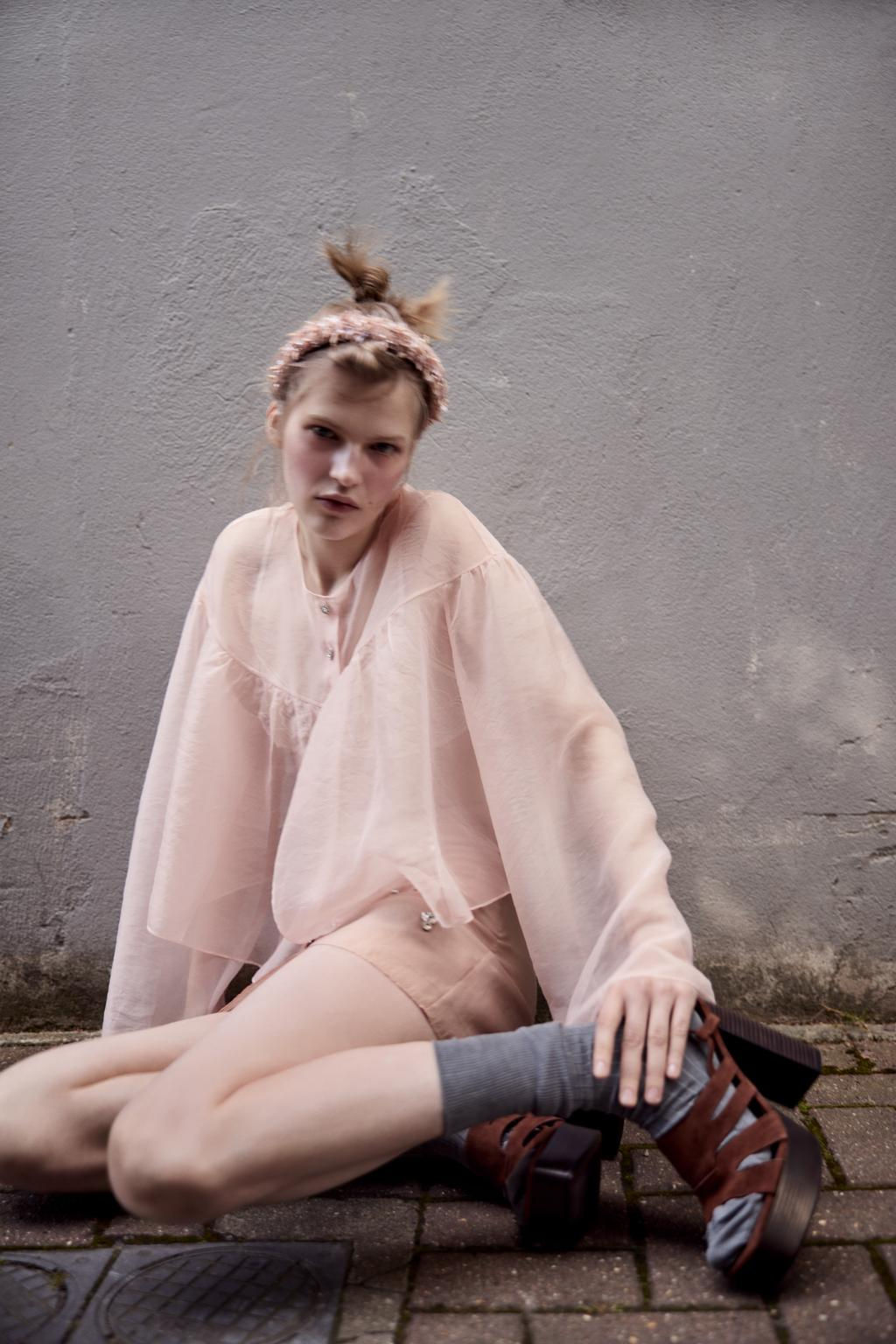 ORGANZA JACKET WITH RHINESTONE BUTTONS - Zara фото 4