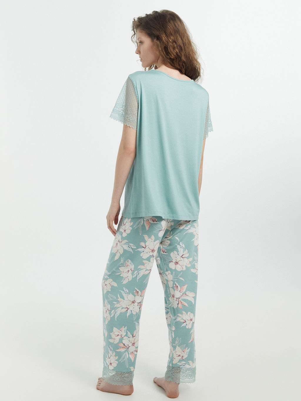 Комплект женский (джемпер, бриджи) зеленый с акварельными цветами - Mark formelle фото 4