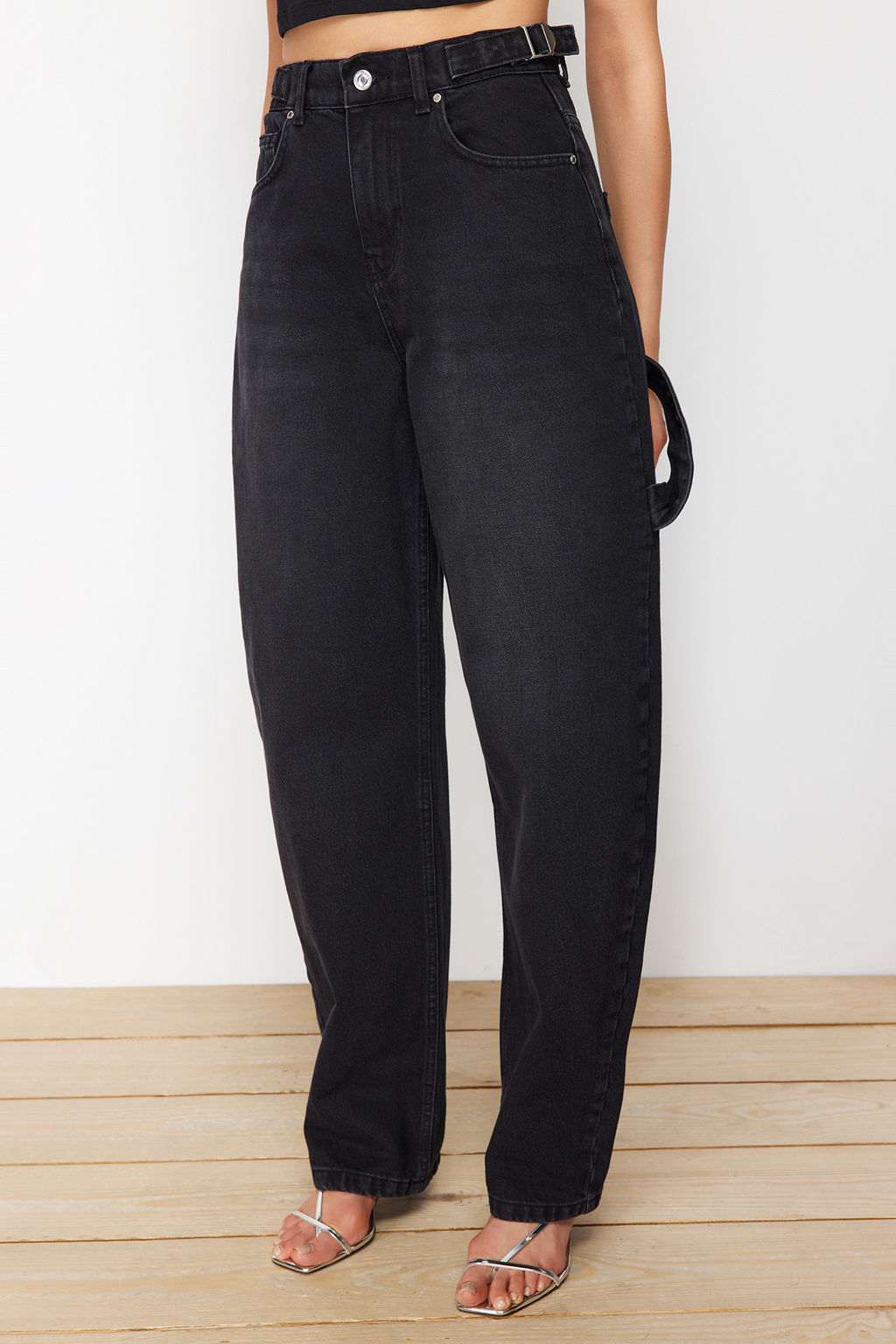 TRENDYOLMILLA Koyu Mavi More Sustainable Y?kama Efektli Bol Kesim Yuksek Bel Carpenter Skater Jeans TWOAW24JE00308  фото 28