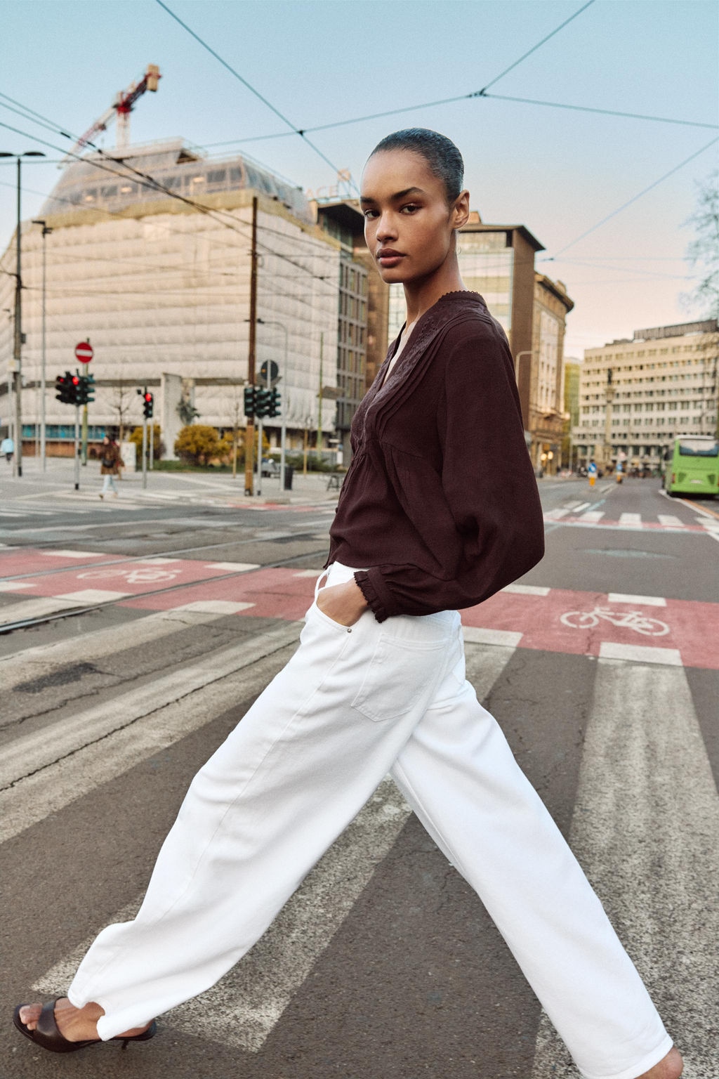 BLUSA BORDADOS / Marr?n