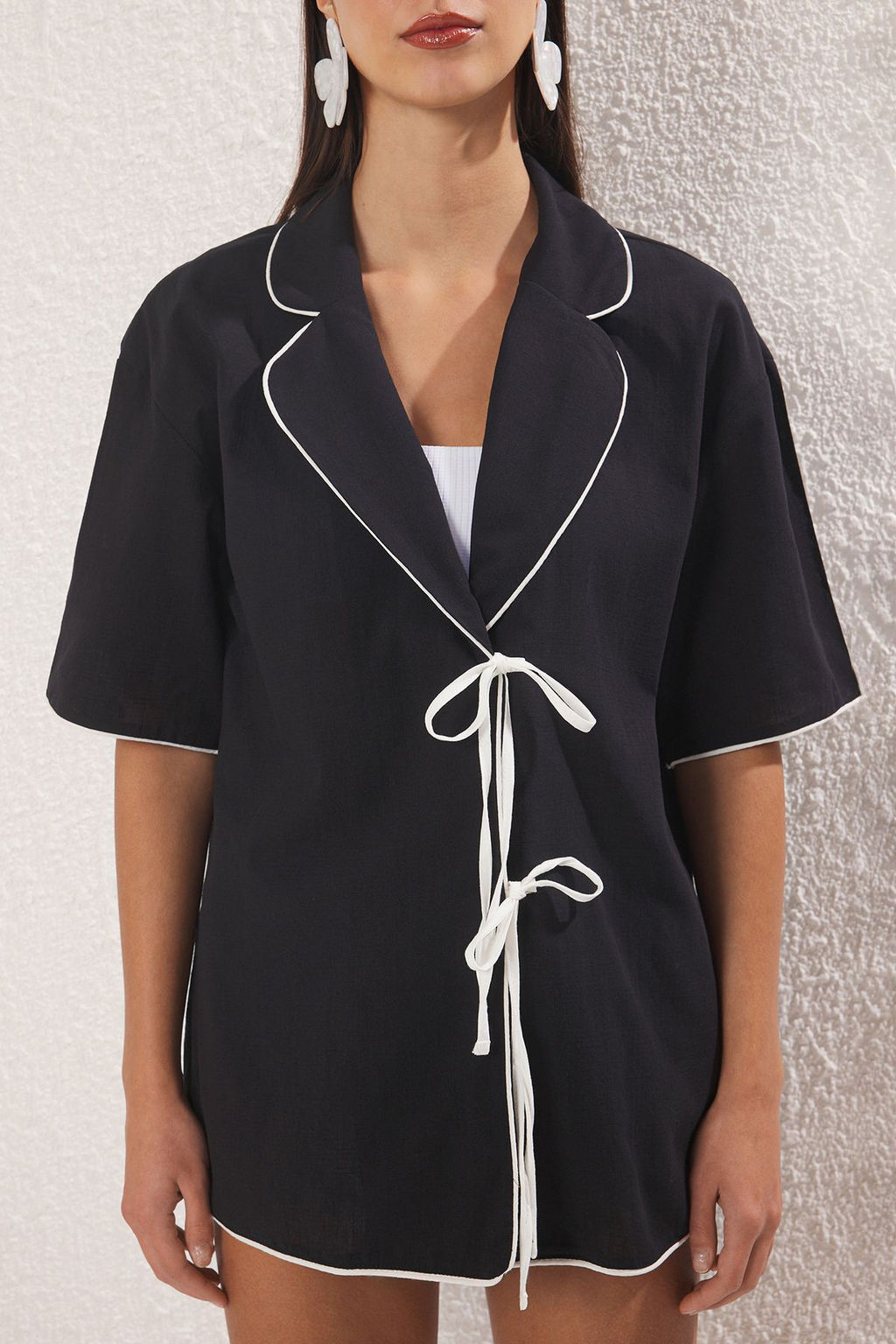 Trendyolmilla Siyah Dokuma Baglama Detayl? 100% Pamuk Plaj Gomlek TBESS25GO00025  фото 3