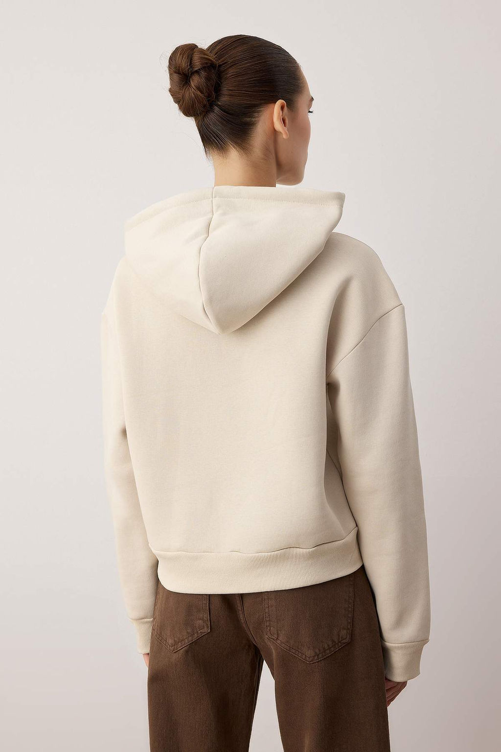 Tas Regular/Normal Kal?p Kordon Detayl? Kal?n Ici Polarl? Orme Sweatshirt TWOAW26SW00148 - Trendyolmilla фото 4