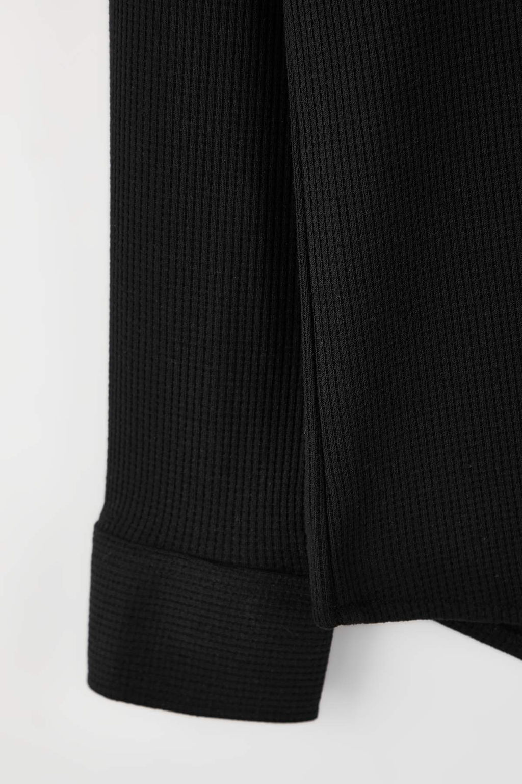 Siyah Regular Fit Waffle Dokulu Mevsimlik Erkek Gomlek TMNSS26GO00004