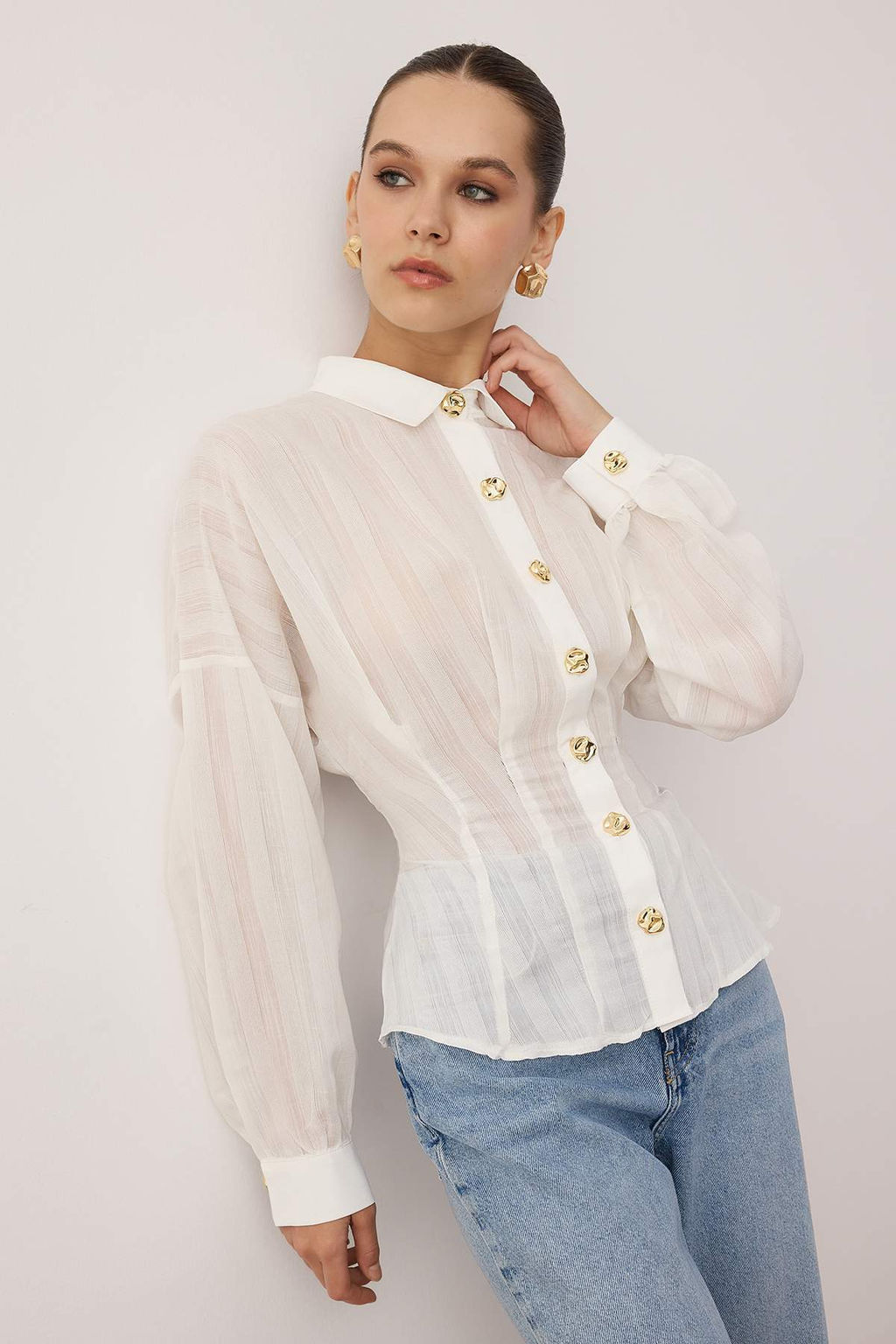 Siyah Gold Dugme Detayl? Bele Oturan Fitted Gomlek TWOAW26GO00104 - Trendyolmilla фото 6