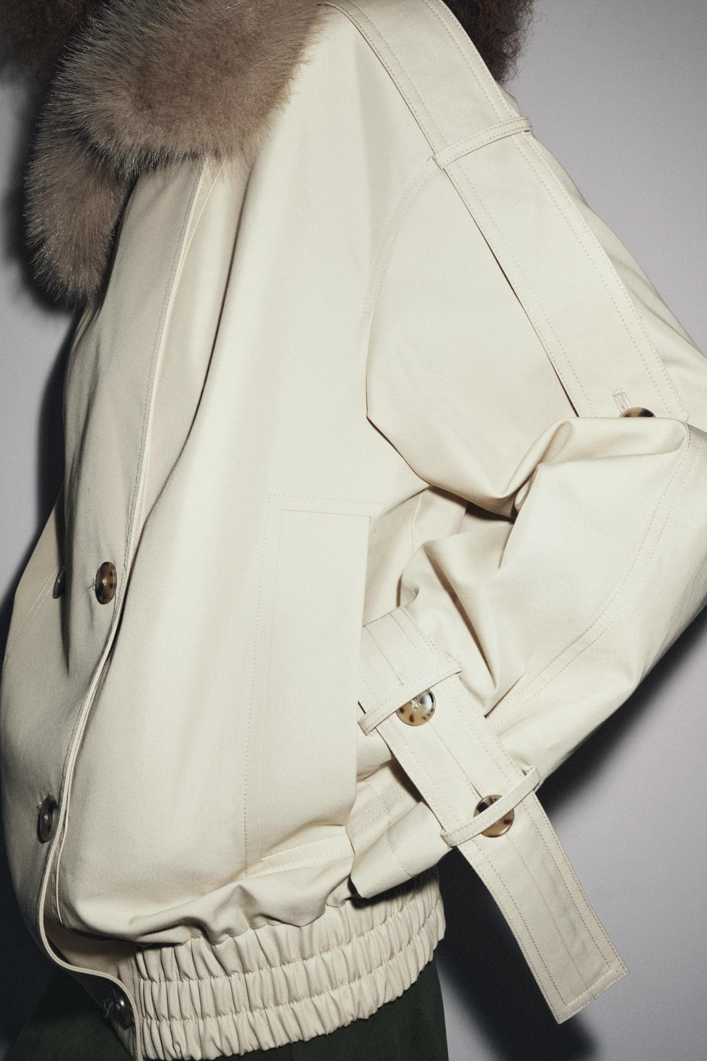 ZW COLLECTION WATER-REPELLENT SHORT TRENCH COAT