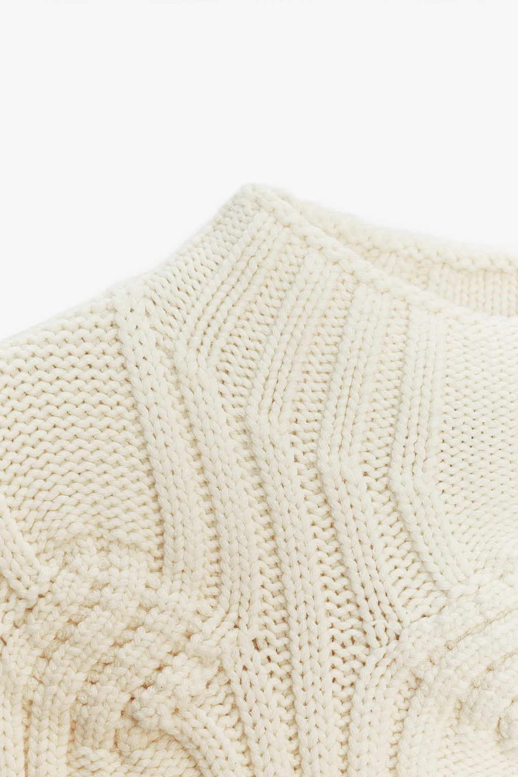 CABLE KNIT VEST TOP