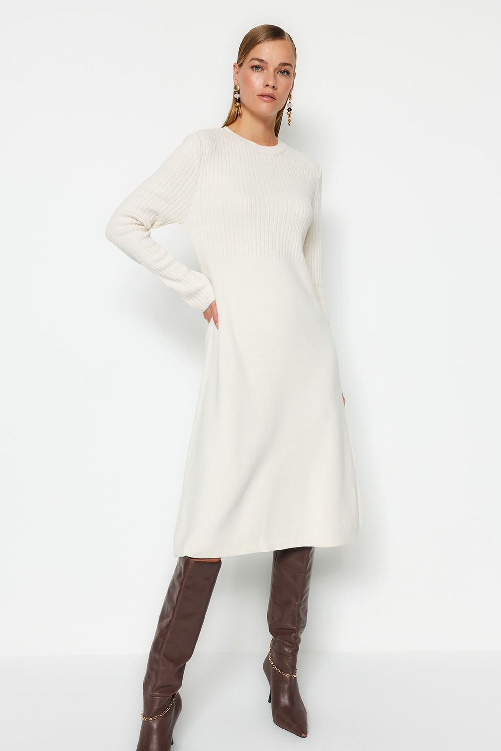 Ekru Midi Triko Super Genis Kal?p Suveterli Elbise TWOAW24EL00012