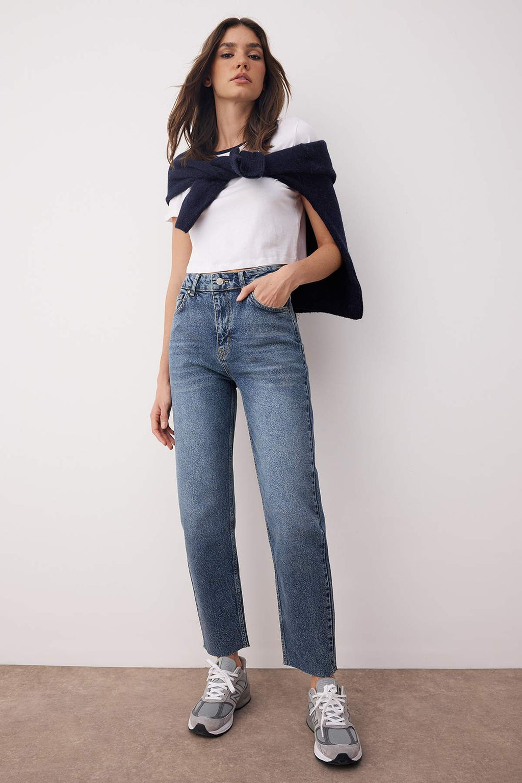 TRENDYOLMILLA Ac?k Mavi More Sustainable Yuksek Bel Slim Mom Jeans TWOSS23JE00094  фото 18
