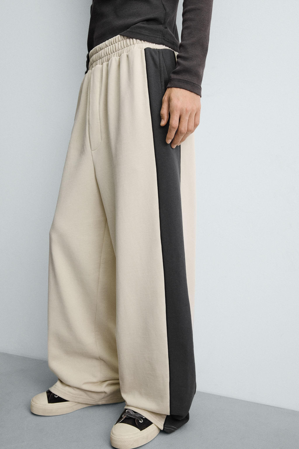 WIDE-LEG JOGGER TROUSERS WITH SIDE TAPING - Zara фото 5