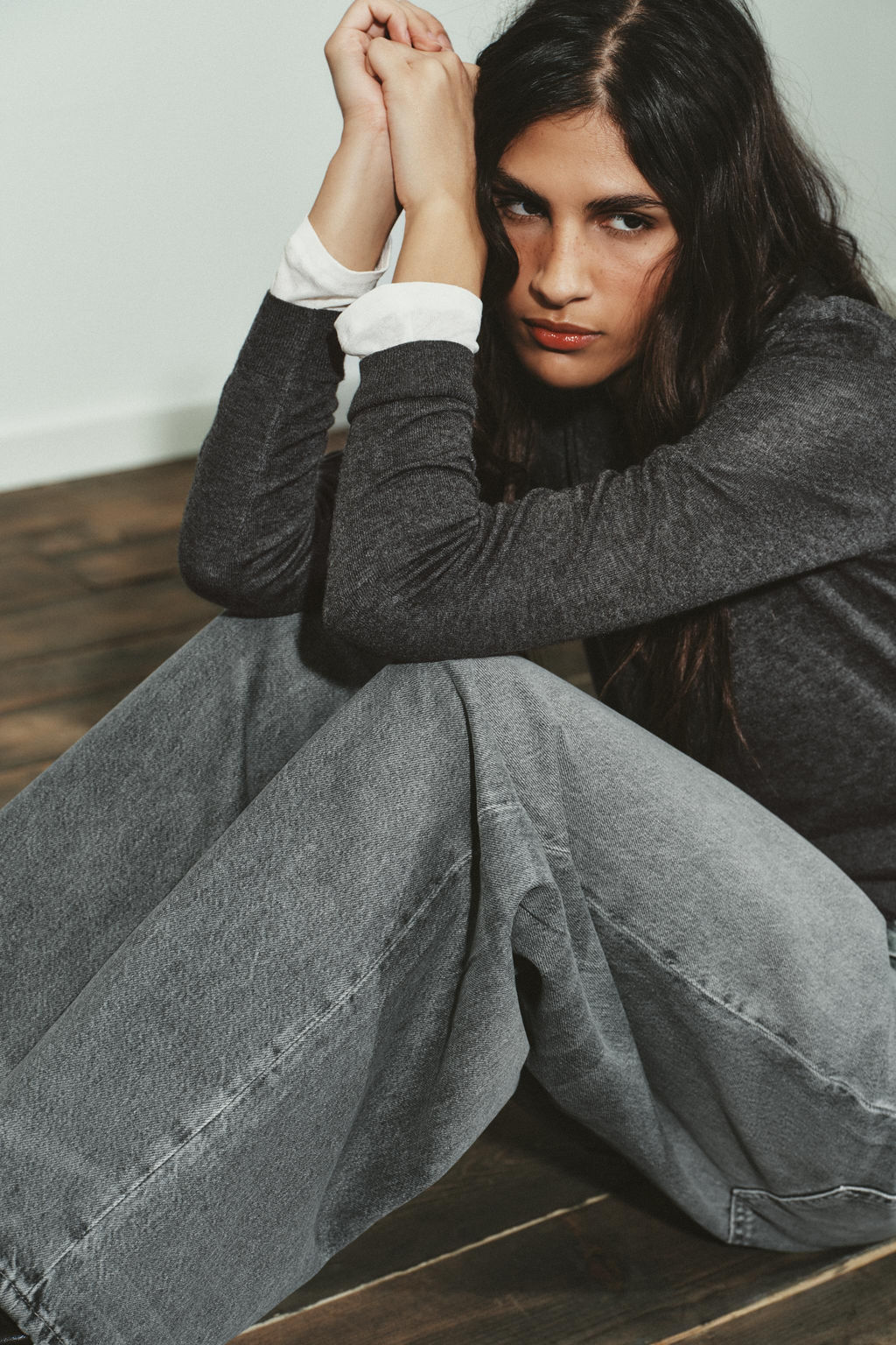 JEANS WITH FOLDED WAISTBAND TRF MID-WAIST - Zara фото 10