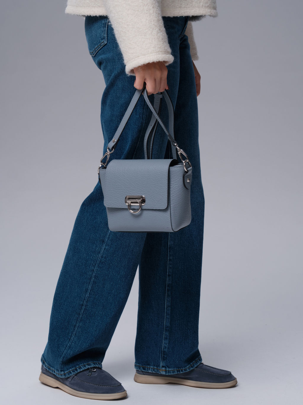 Сумка кожаная кросс-боди Azaro 3520 серо-голубой/бизон