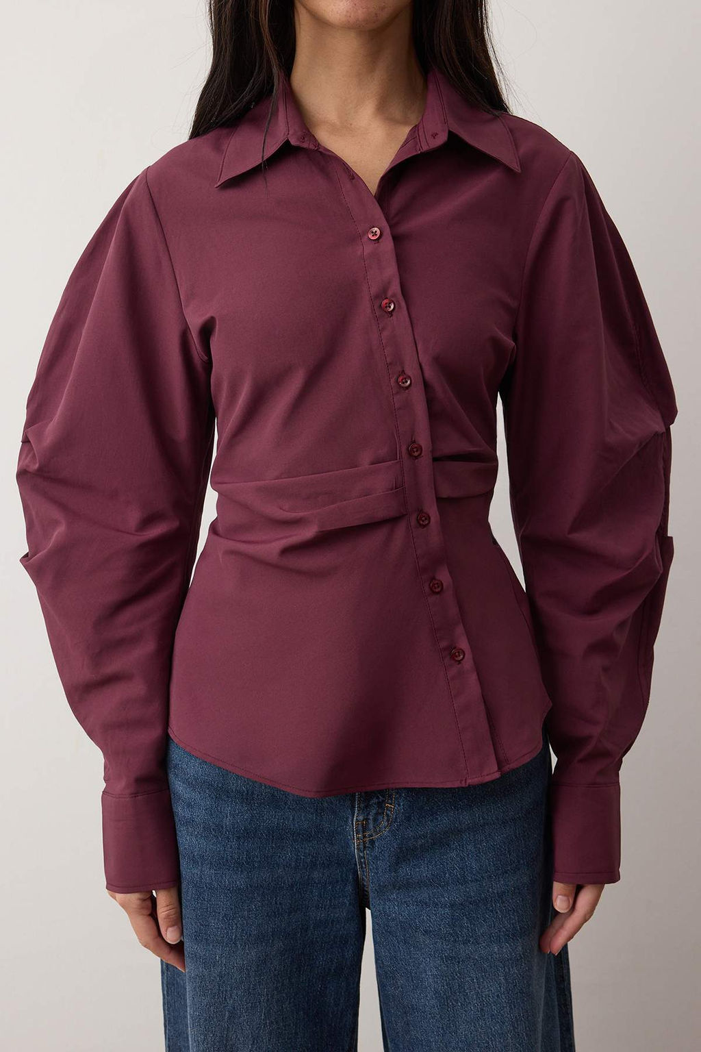 Murdum Balon Kol Detayl? Bele Oturan Asimetrik Fitted Gomlek TWOSS25GO00155