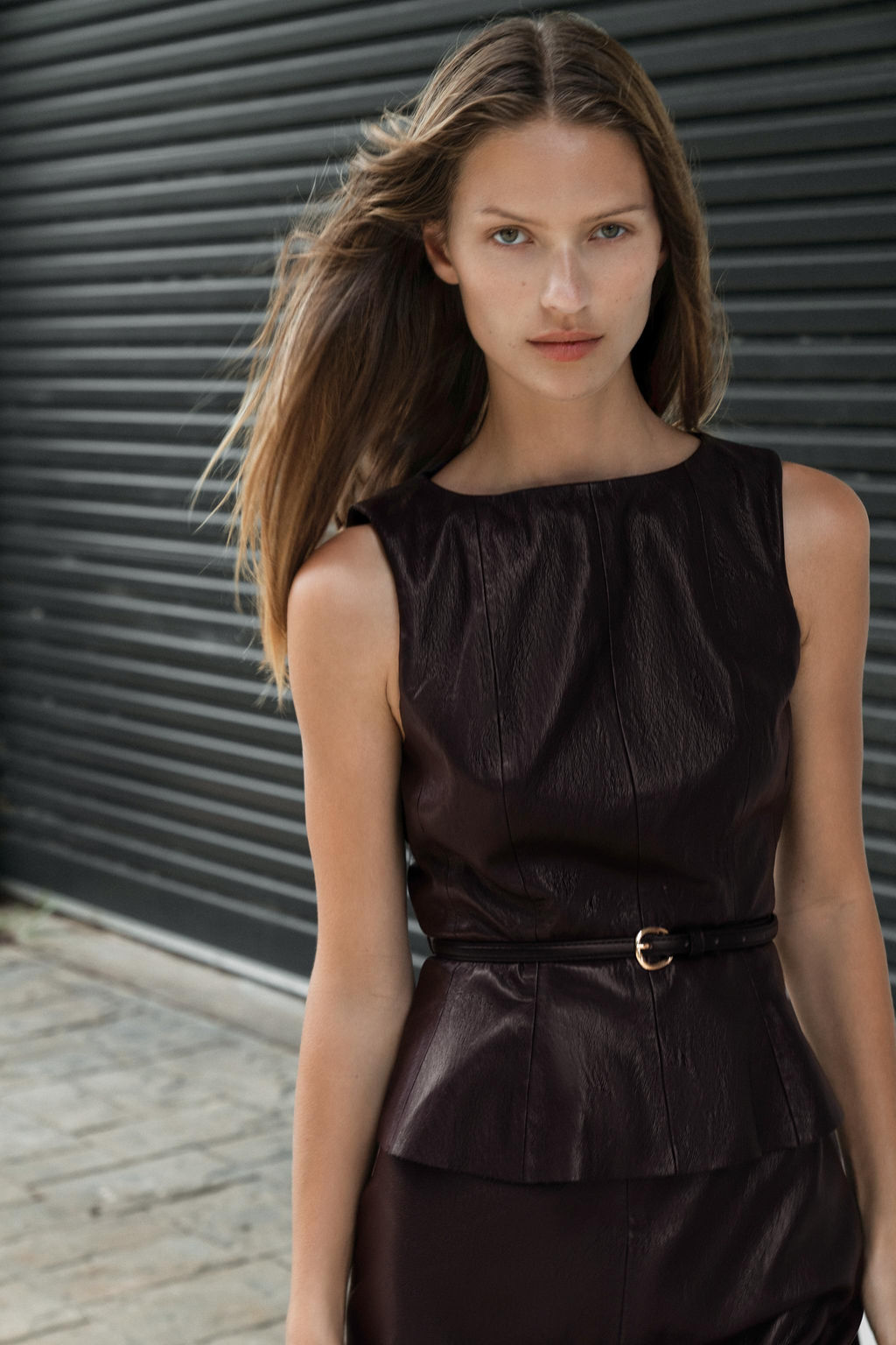 FAUX LEATHER BELTED TOP - Zara фото 4